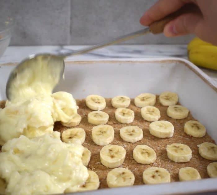 How to Make Banana Split Cake