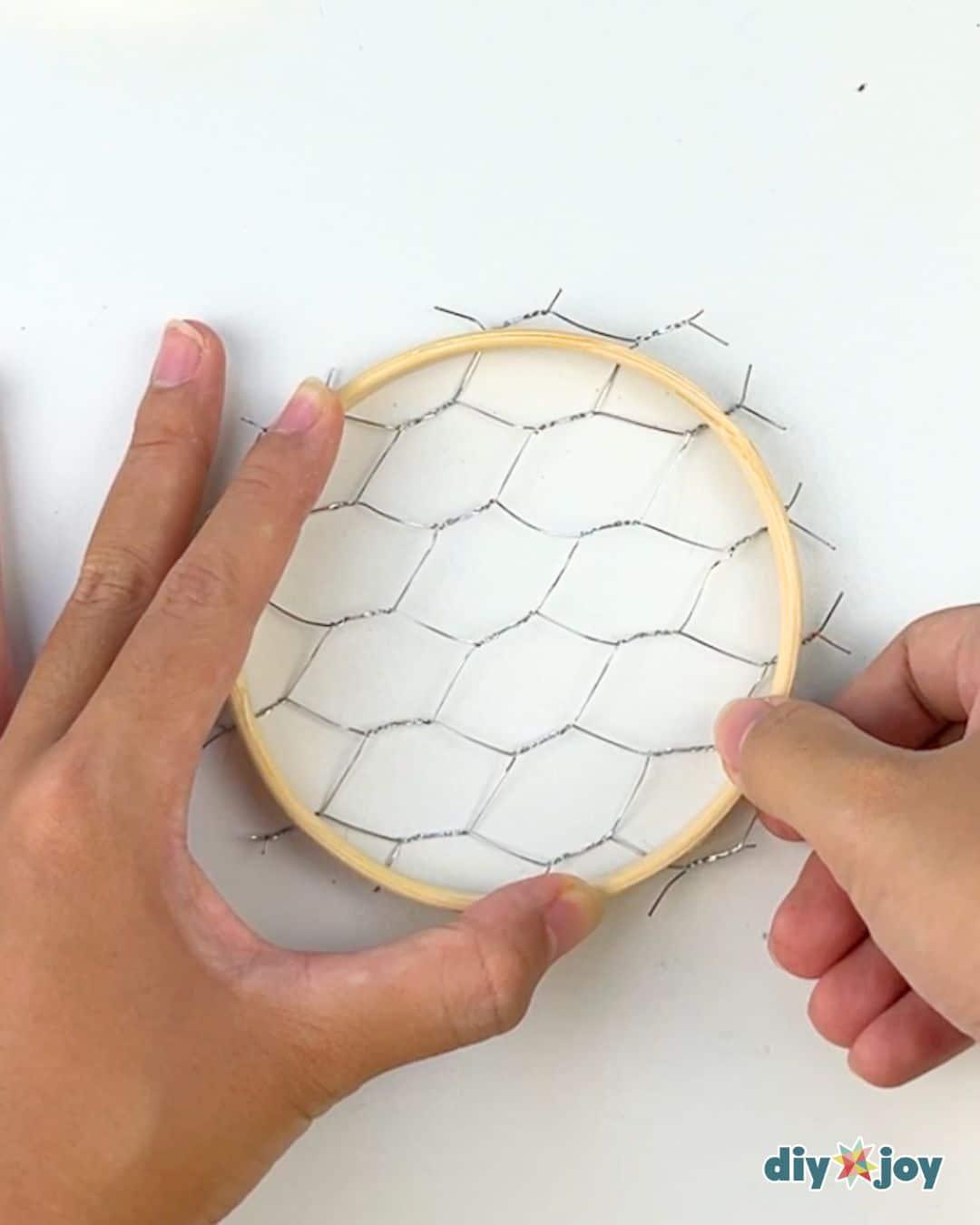 Chicken Wire Suncatcher — cutting the chicken wire