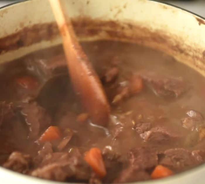 Easy Beef and Mushroom Pie Recipe