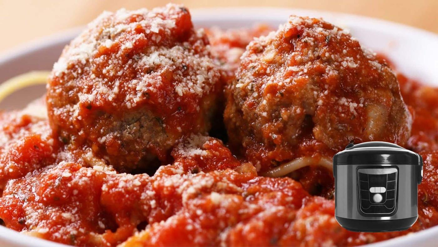 Easy Slow-Cooker Mozzarella-Stuffed Meatballs and Sauce
