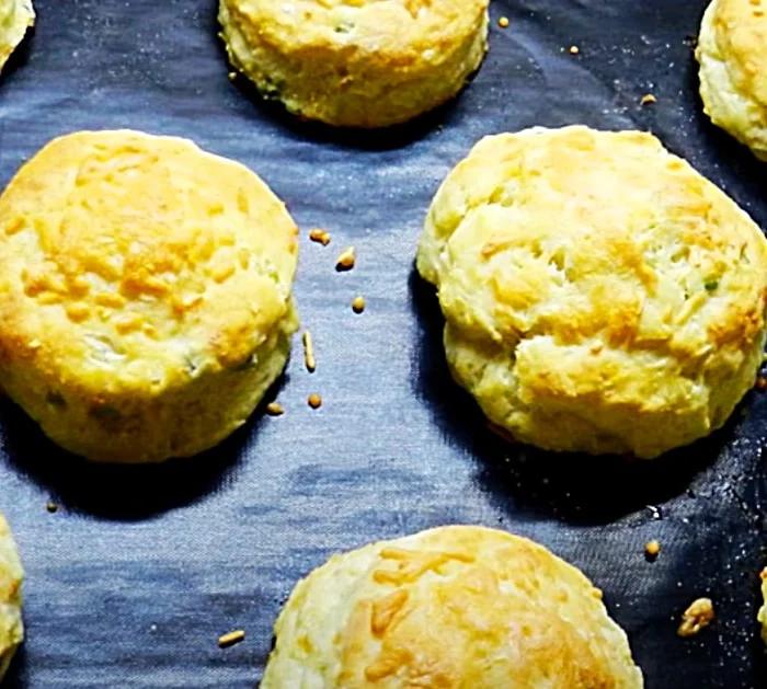 Garlic And Cheese Buttermilk Biscuits Recipe - How To Cook Buttermilk Biscuits - Garlic Bread Ideas