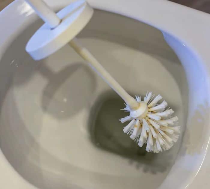 Easy Dollar Tree Cleaning Tips and Hacks