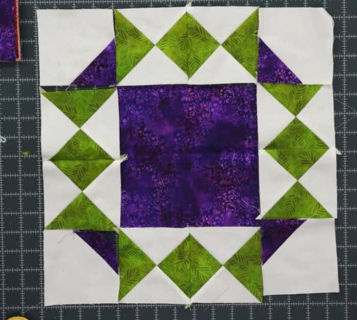 How to Make Hour Glass Wreath Quilt