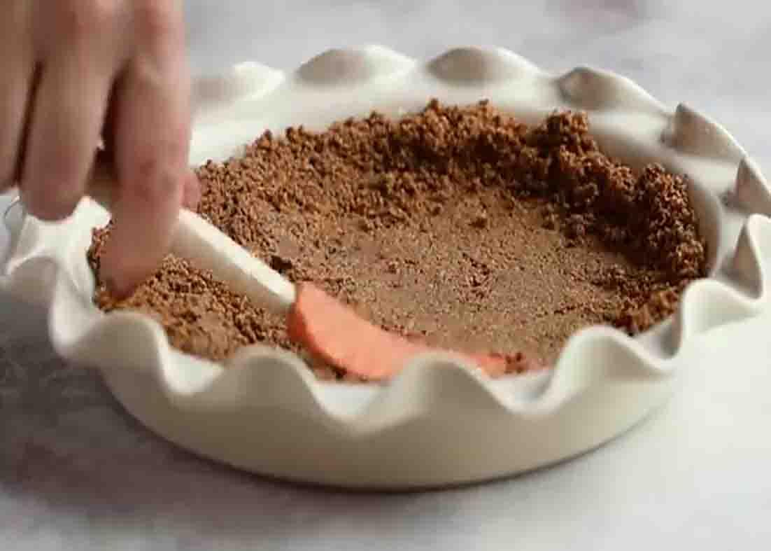 Making the crust for the peanut butter pie