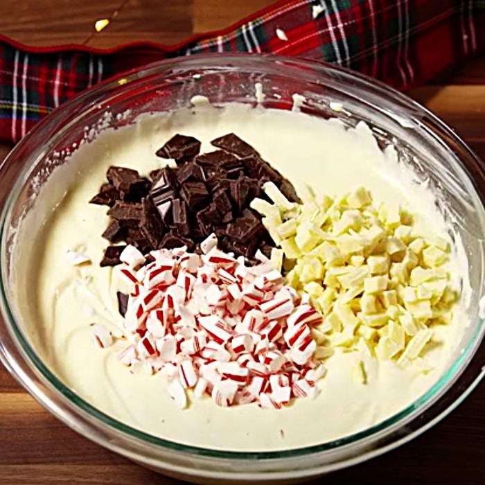 Christmas Baking Ideas - Holiday Dessert Recipes - Peppermint Cheesecake Recipe