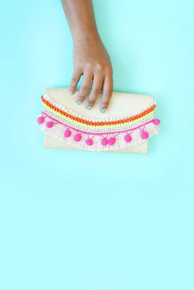 No-Sew DIY Placemat Clutch, easy enough for a beginner to follow and worth bookmarking for your next project list