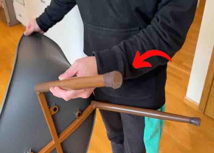 Using felt tabs in your furniture to avoid scratches in your wood floor
