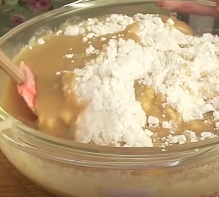 How To Make Peanut Butter Texas Sheet Cake - cake Recipes - Southern Cake Recipes
