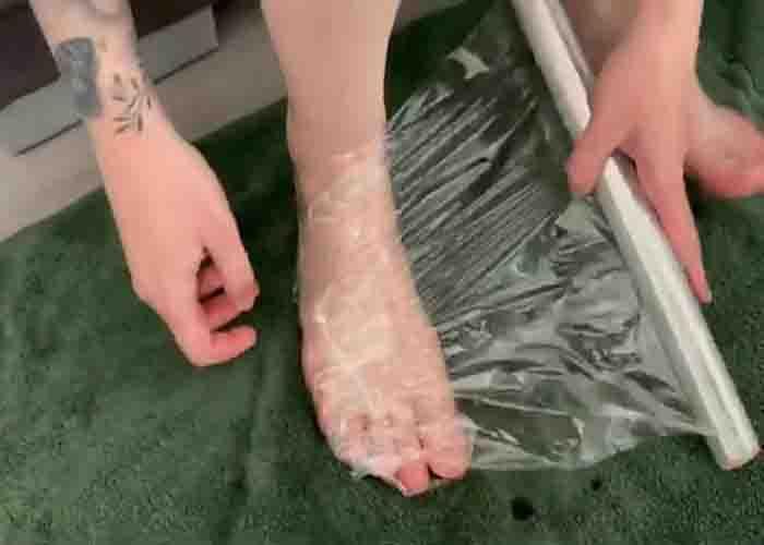 Rub banana peel on your feet and wrap it with cling wrap to make your feet smooth