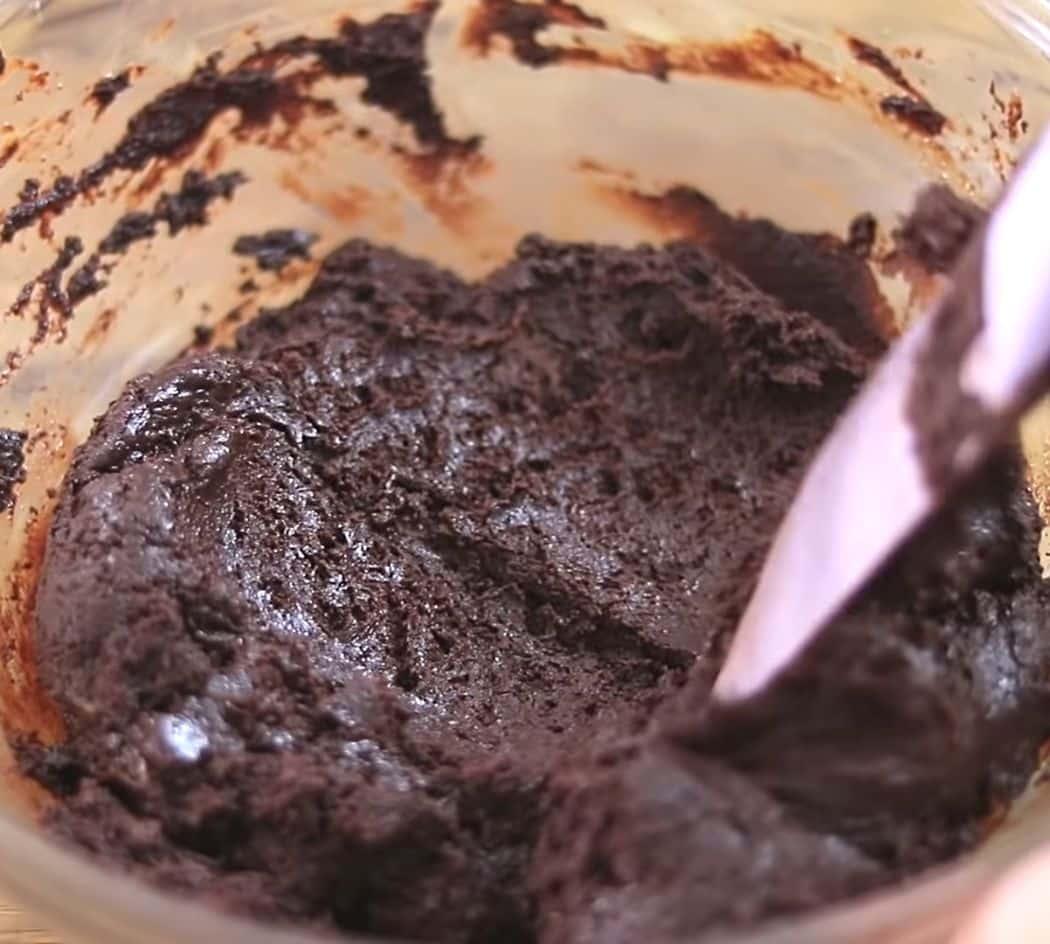 Easy 2-Ingredient Chocolate Cake Recipe Instructions