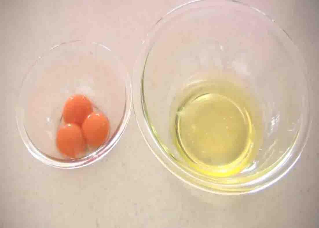 Separating the egg yolks and the egg whites