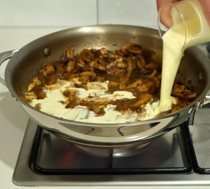 One-Pot Creamy Mushroom Chicken Recipe Instructions