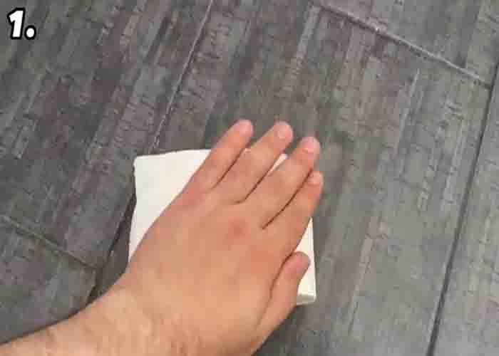 Flattening the toilet paper to avoid unrolling it too much
