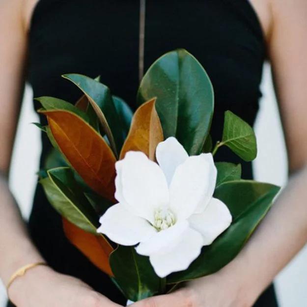 Single-Bloom Bridesmaid Bouquets, no power tools required for the basic build and something worth showing off once it is done