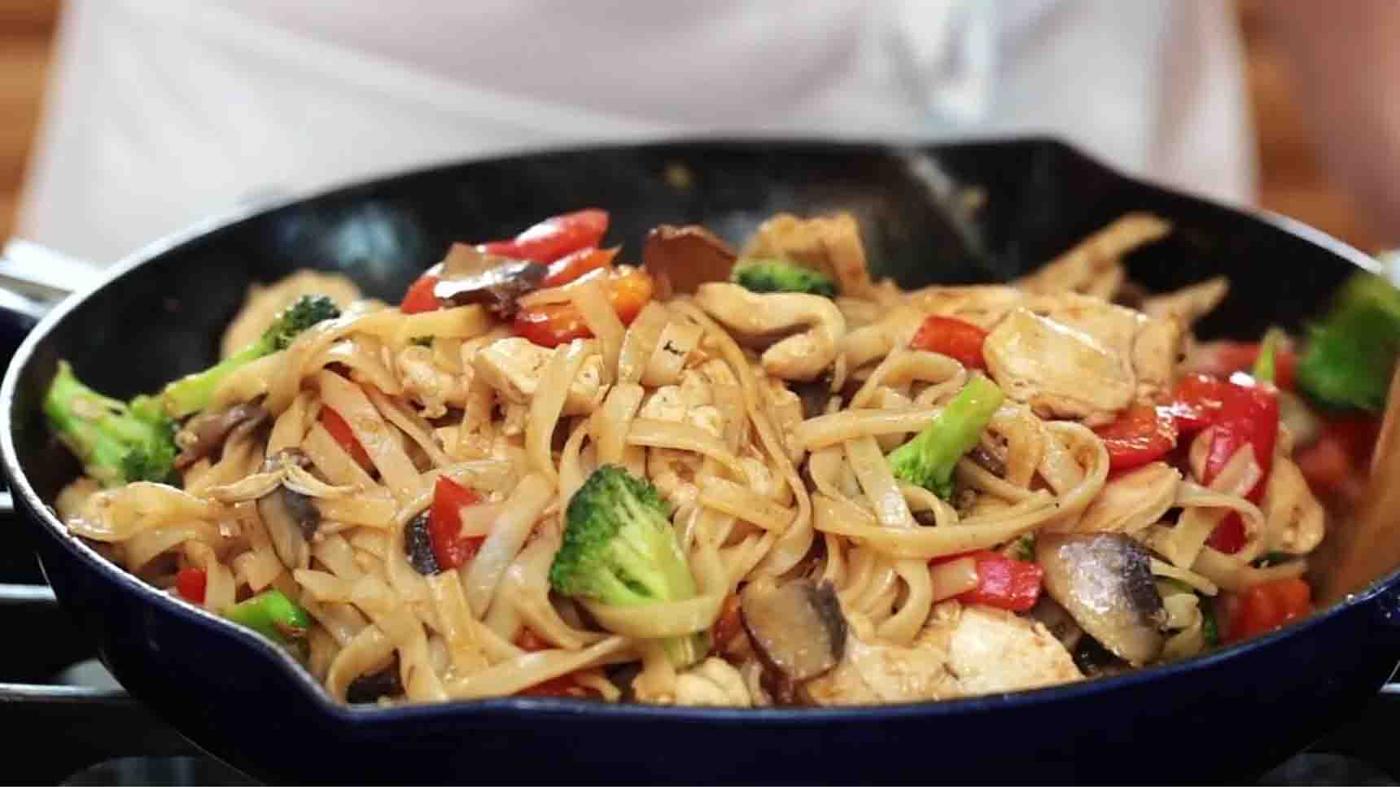 30-Minute Chicken Stir Fry with Rice Noodles