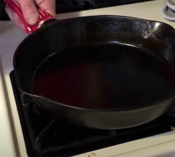 Seasoned Cast Iron Skillet - Clean Cast Iron Skillet