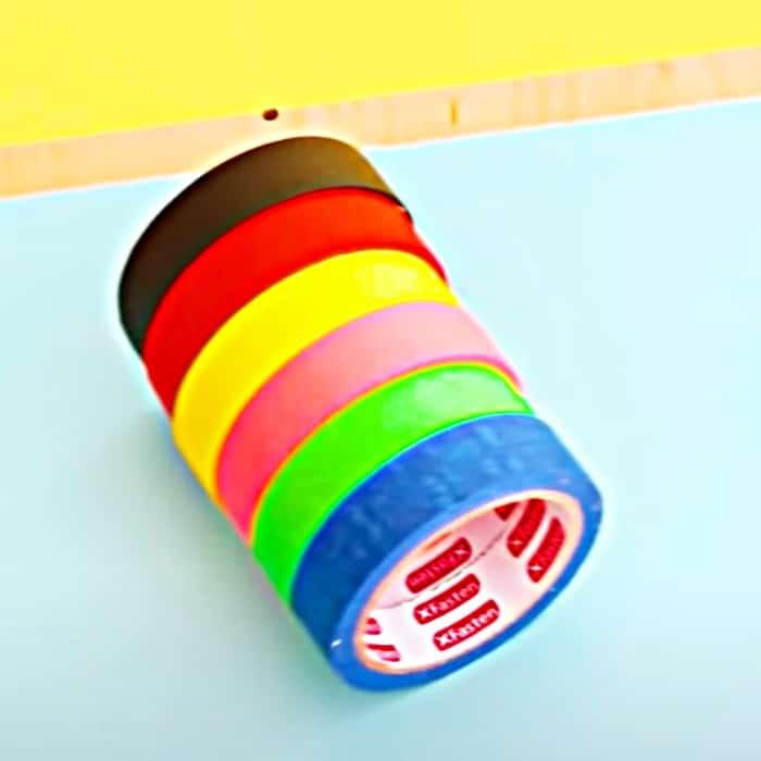 DIY Striped Furniture Makeover - Home Decor Ideas - Chalk Paint Table Makeover