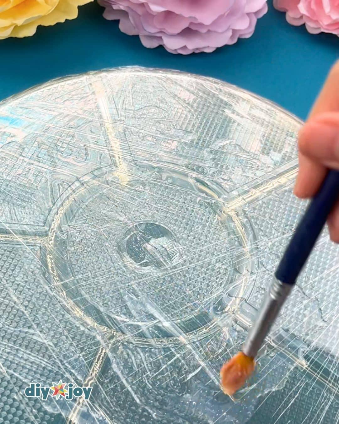 Jute Rope Tray — applying mod podge