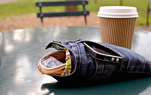 Easy Sewing Ideas with Old Jeans | DIY Sunglass Case with Iphone Holder | DIY Projects & Crafts by Sueeye #sewingideas #denim #upcycling
