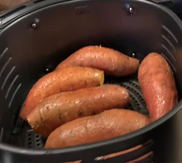 how to make air fryer baked sweet potatoes