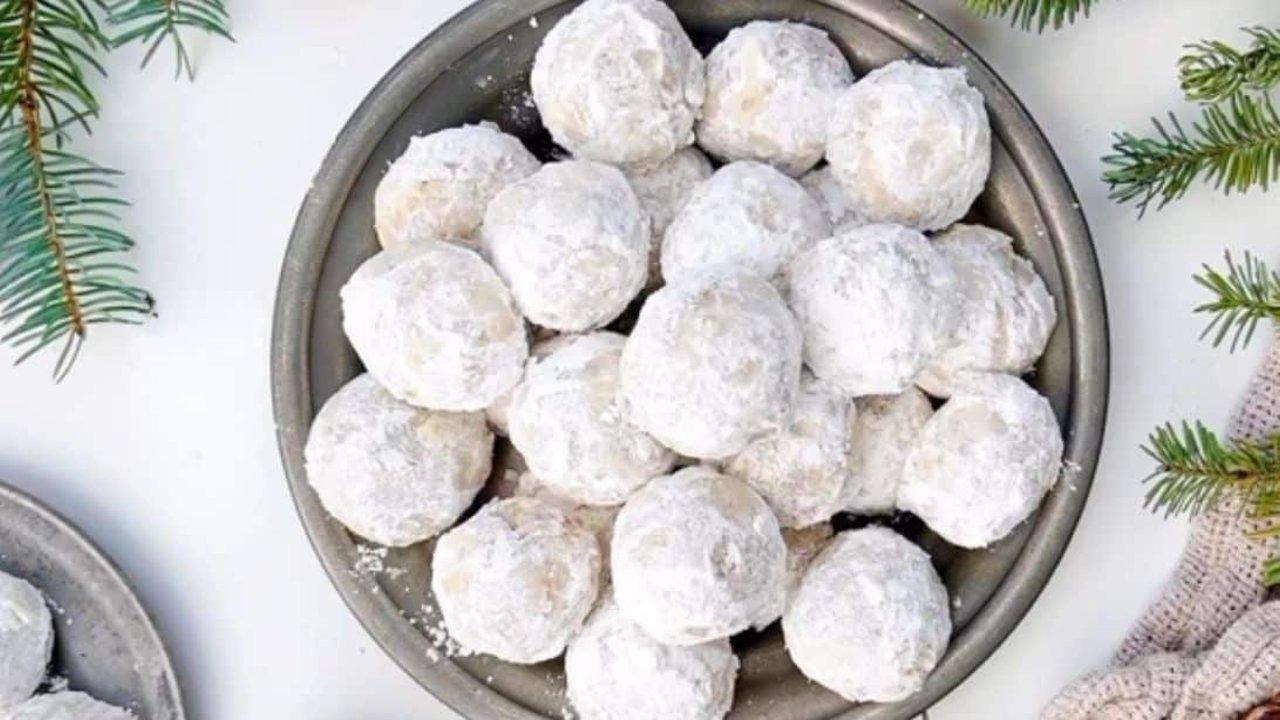 6-Ingredient Mexican Wedding Cookies