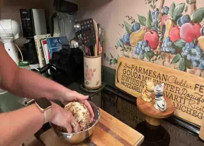 Forming the pineapple cheese ball