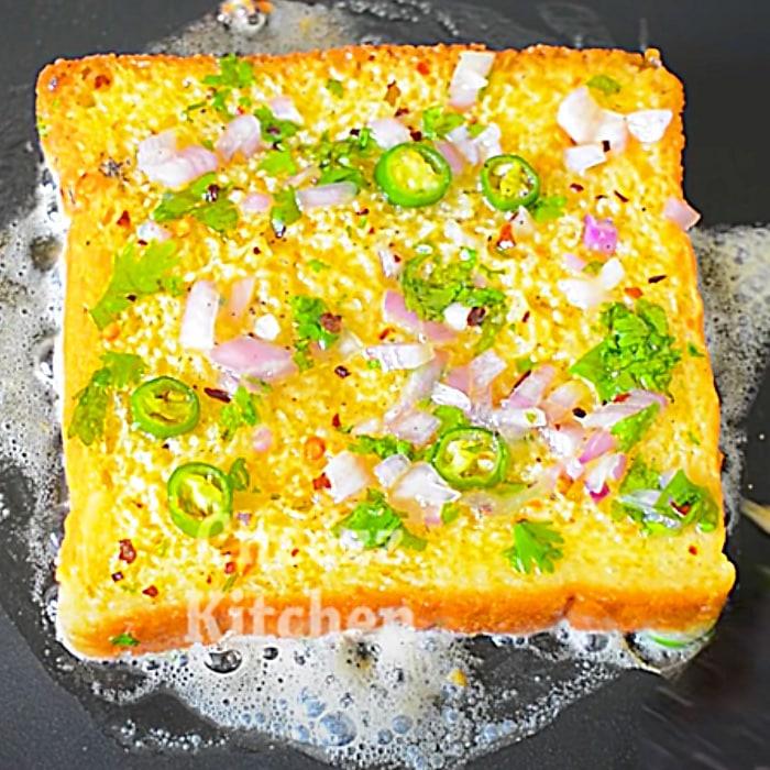 Easy Breakfast Ideas - Spicy French Toast Recipe - How To Make A Bread Omelette