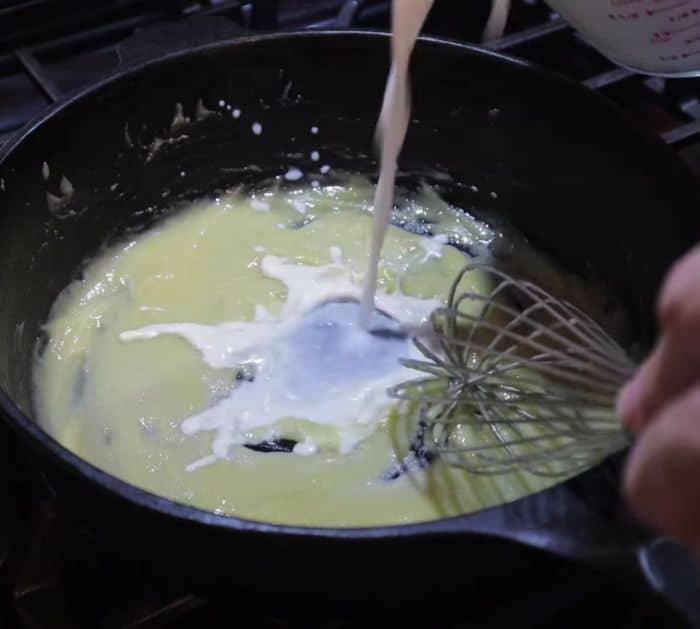 Easy To Make Creamy Chipped Beef Gravy On Toast