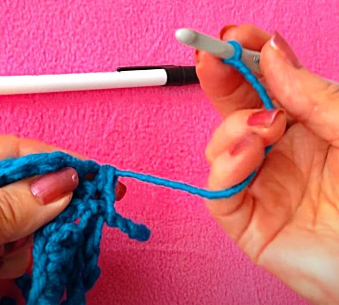 Make crochet fringe for a poncho or blanket