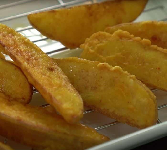 How to make oven-baked potato wedge recipe