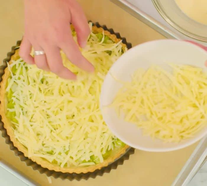 Creamy Cheese and Leek Quiche Recipe Instructions