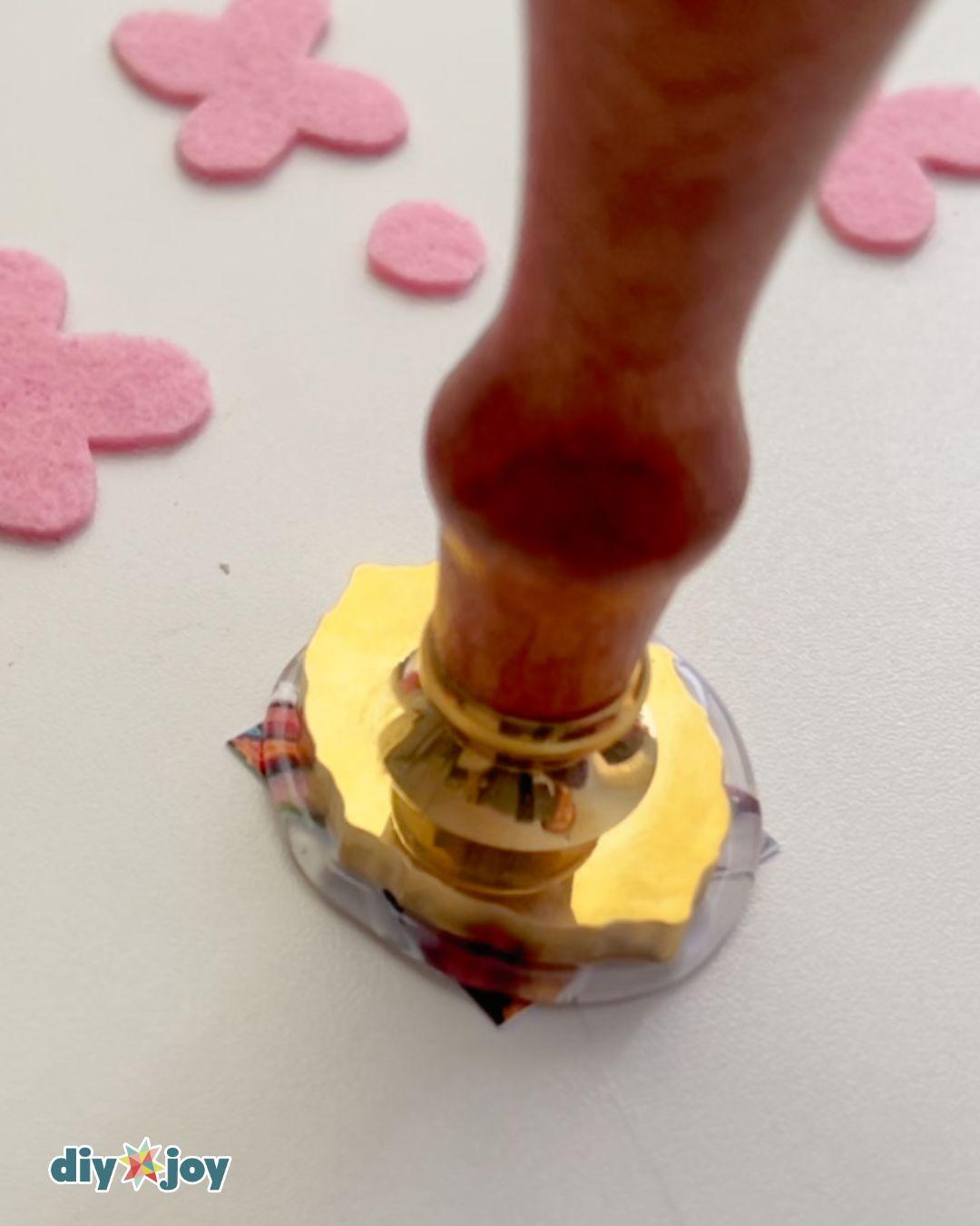 Mini Hot Glue Photo Frame Magnets — wax seal stamp crafts