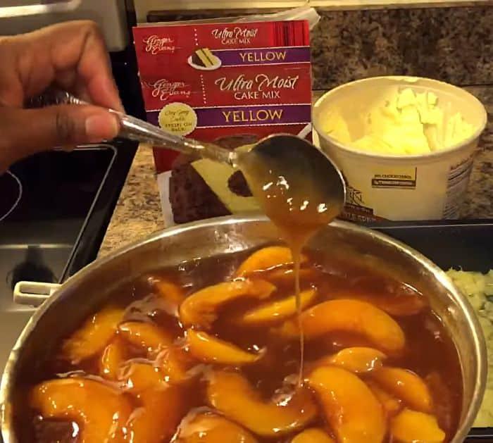 How to Make Peach Cobbler Dump Cake Recipe