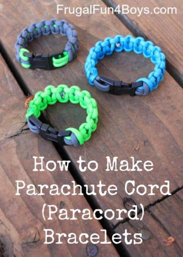 Pin graphic titled How to Make Parachute Cord Paracord Bracelets over three kids bracelets on a wood deck
