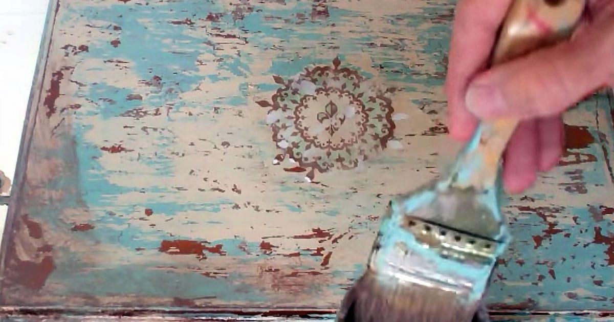 Tips for A DIY Distressed Paint Finish