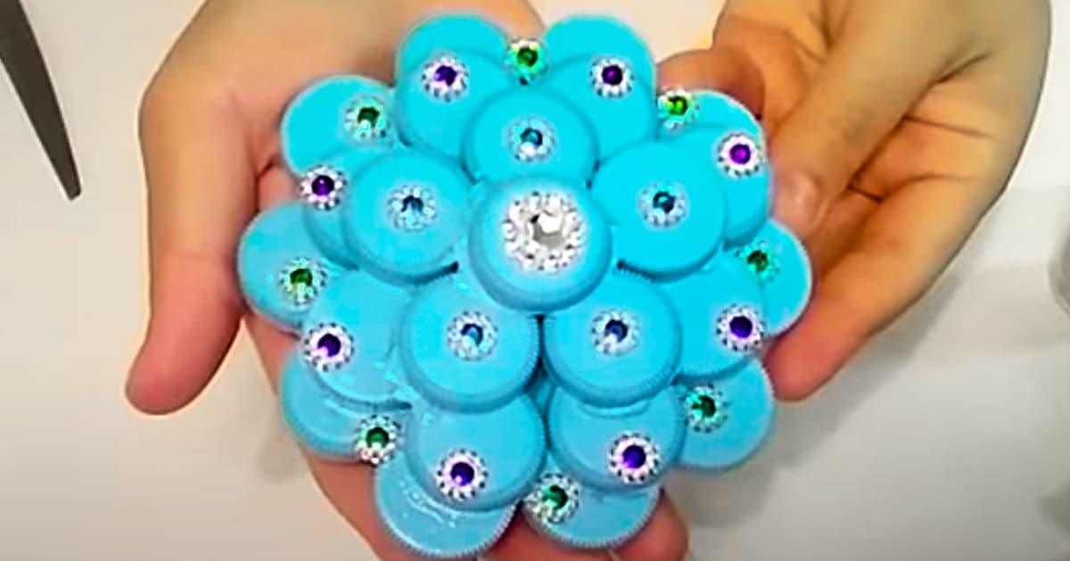 How To Make A Flower With Bottle Caps