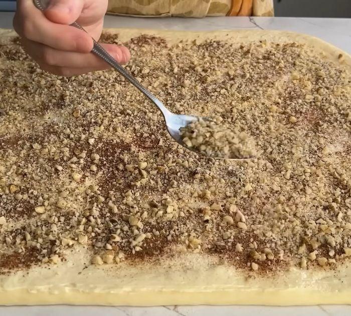 Easy Nutty Cinnamon Rolls Ingredients
