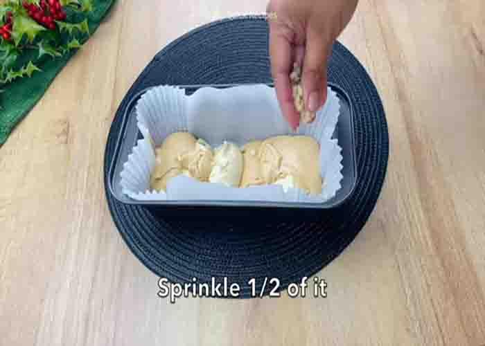 Assembling the marble caramel cake