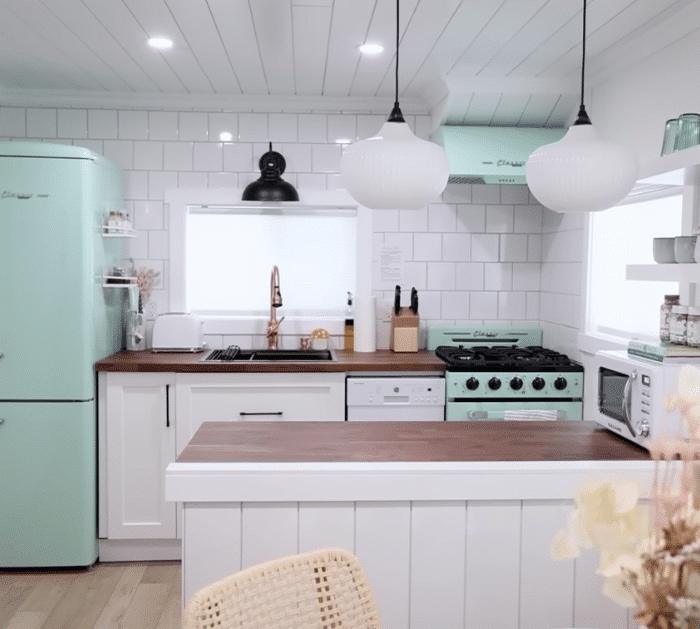 Organizing Tips and Hacks for Small Kitchen