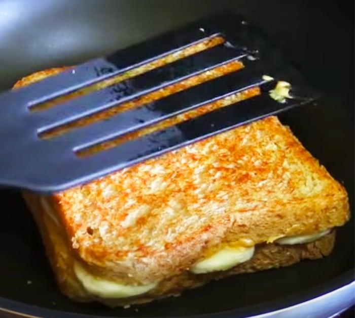 Peanut Butter Sandwich Recipes - Grilled Sandwich Recipes - Easy Sandwich Recipes