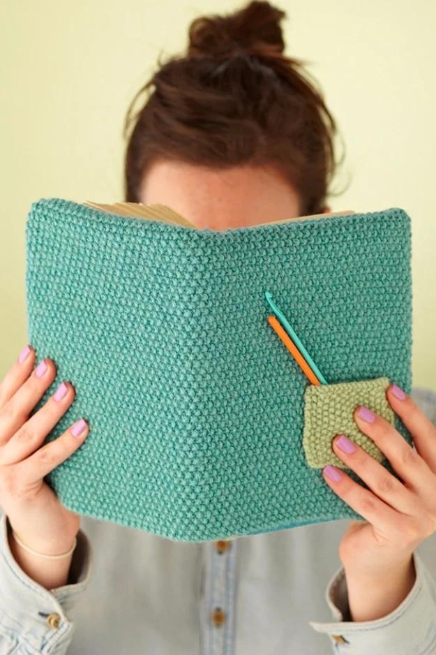 Knitted gift idea: a two stitch book cover knit to wrap a favorite craft book or notebook for the whole family