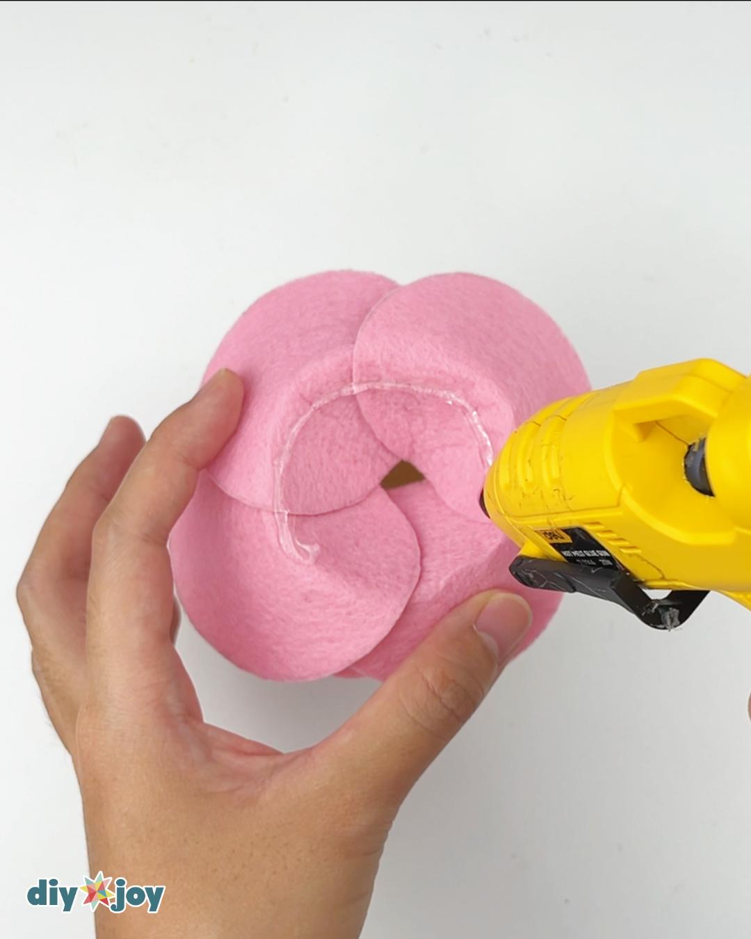 Homemade Roses Paper Cup — no-sew felt flowers