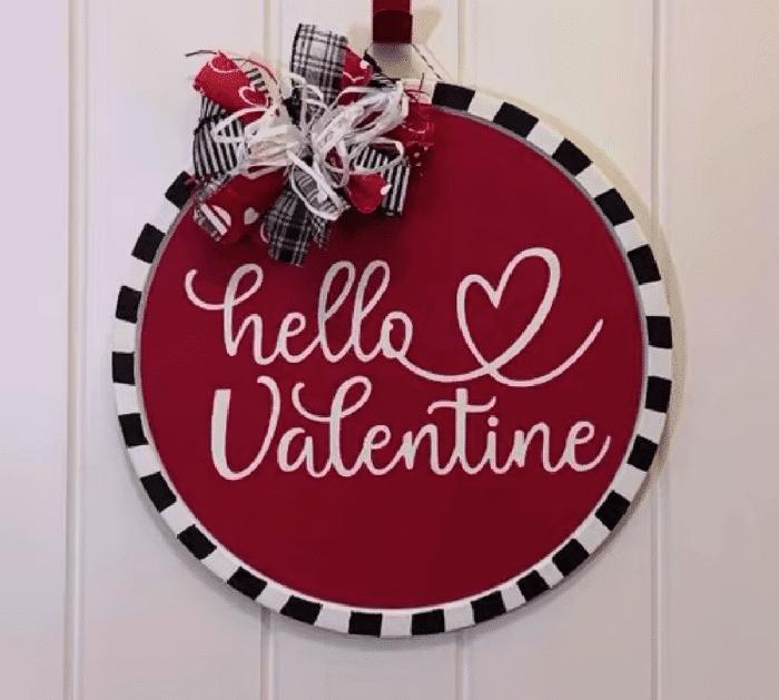 How to Make Pizza Pan Valentine Door Hanger