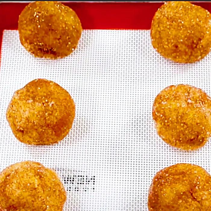 Cheesecake Snickerdoodle Recipe - Cheesecake Stuffed Snickerdoodles - Easy Dessert Ideas - Party Food
