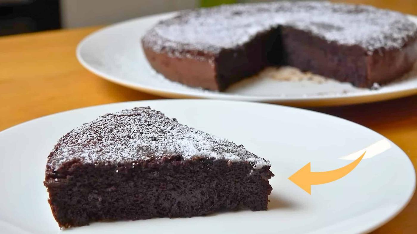 2-Ingredient Chocolate Cake