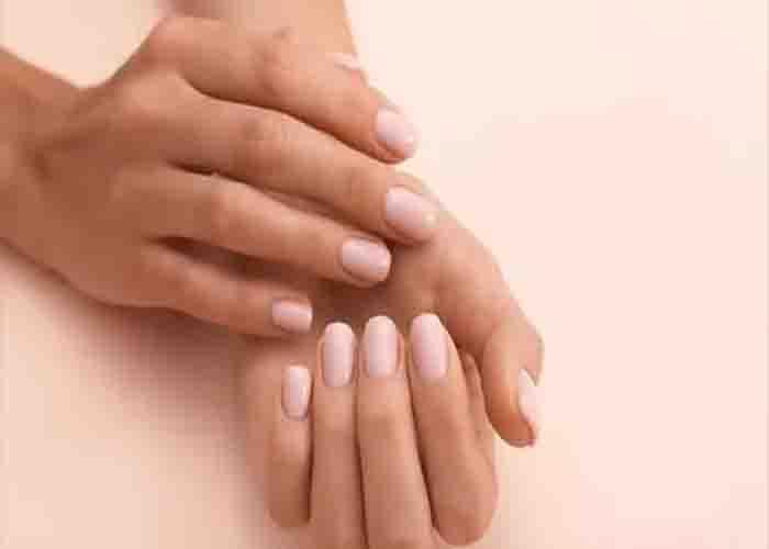 Applying the homemade solution for wrinkled hands