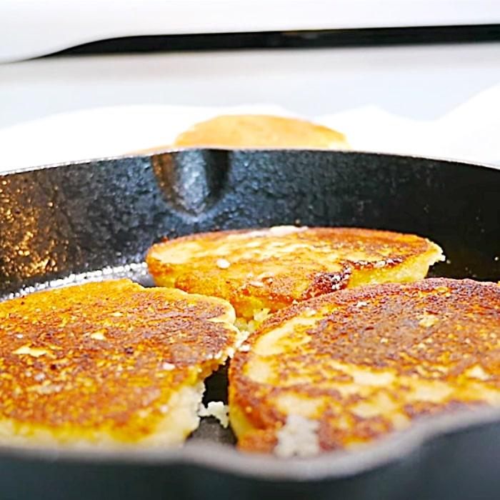 Side Dish Ideas - Bread To Serve With Beans - Southern Cornbread Recipe Ideas - Individual Cornbread Cakes