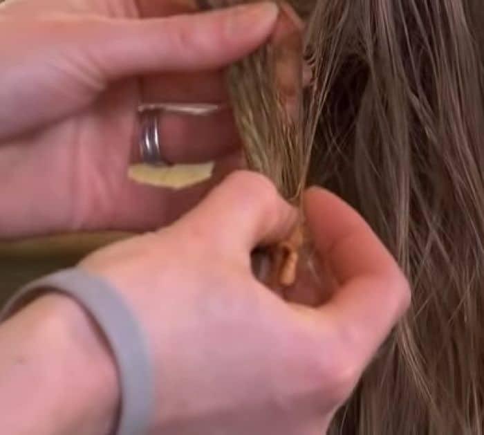 How To Remove Gum Using Peanut Butter