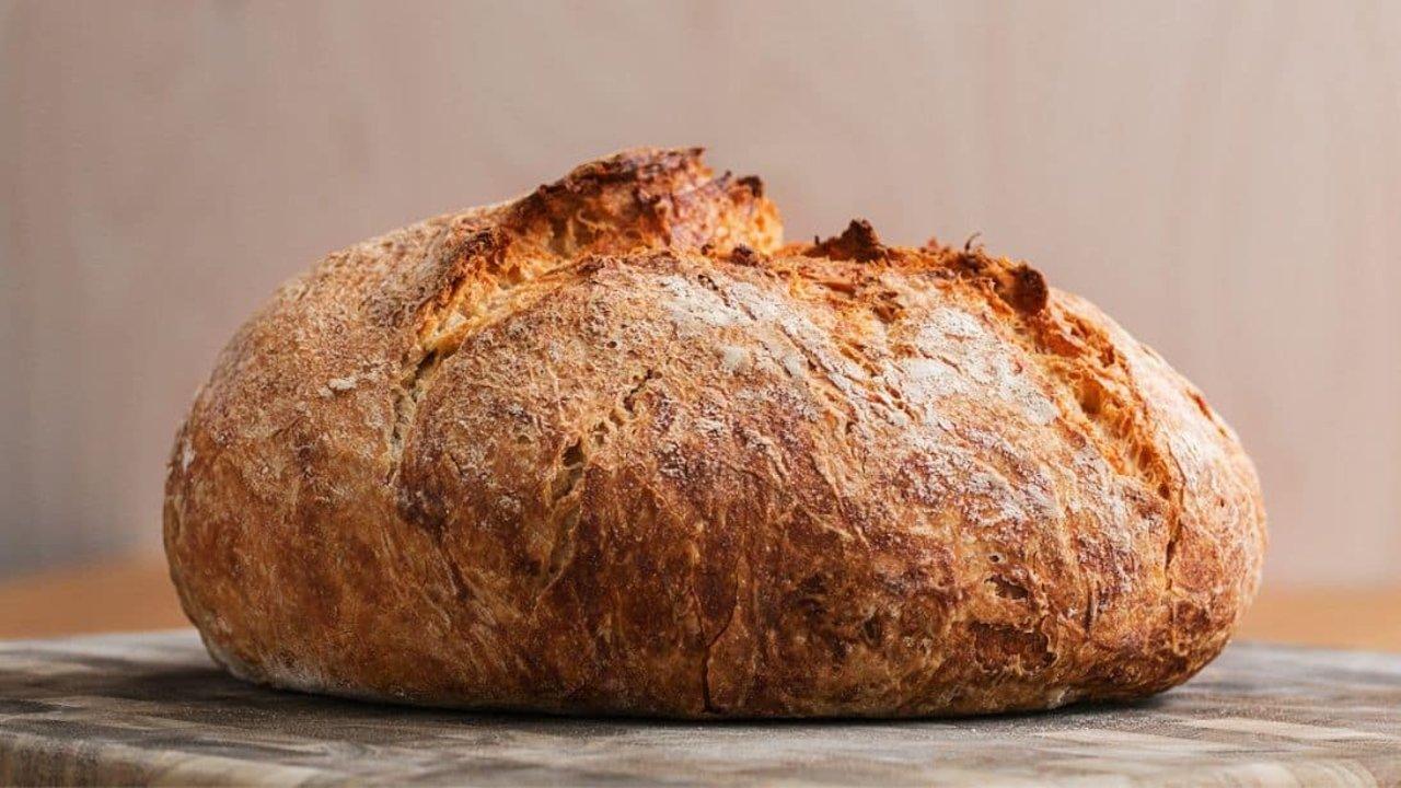 4-Ingredient Dutch Oven Bread