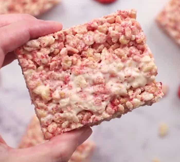 Easy Strawberry Cereal Dessert Recipe